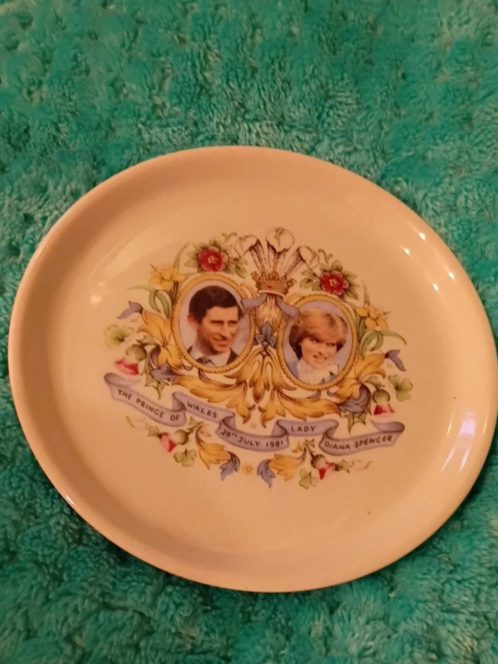 Commemorative Dinner Plate in Cream with Floral Crest - Prince & Diana